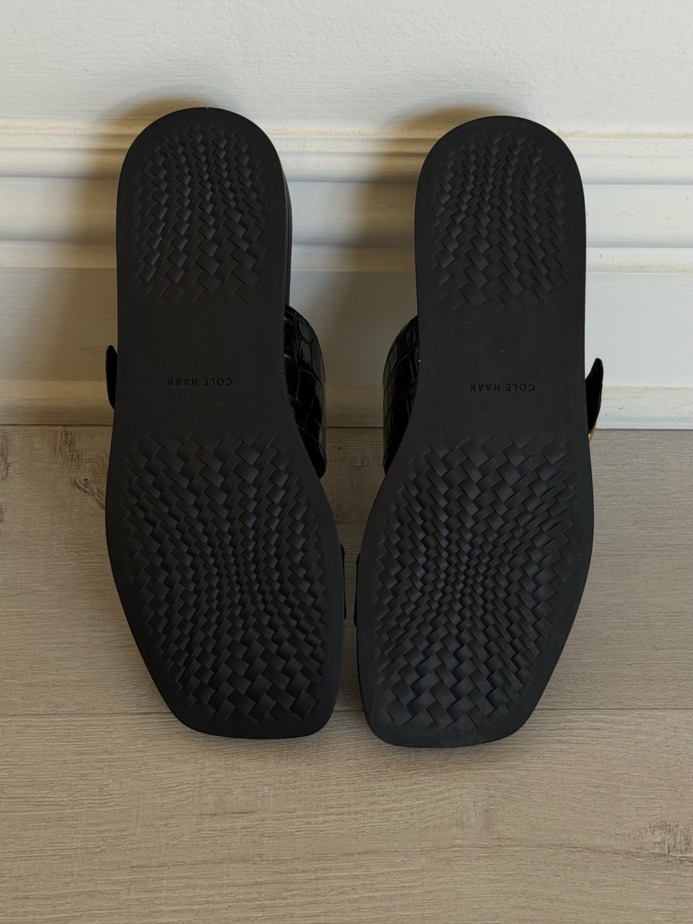 Cole Haan croc Black Slide Sandals - Picture 3 of 6